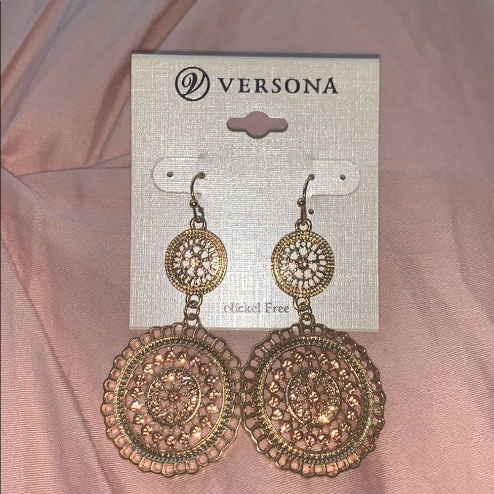 Gold Versona Earrings